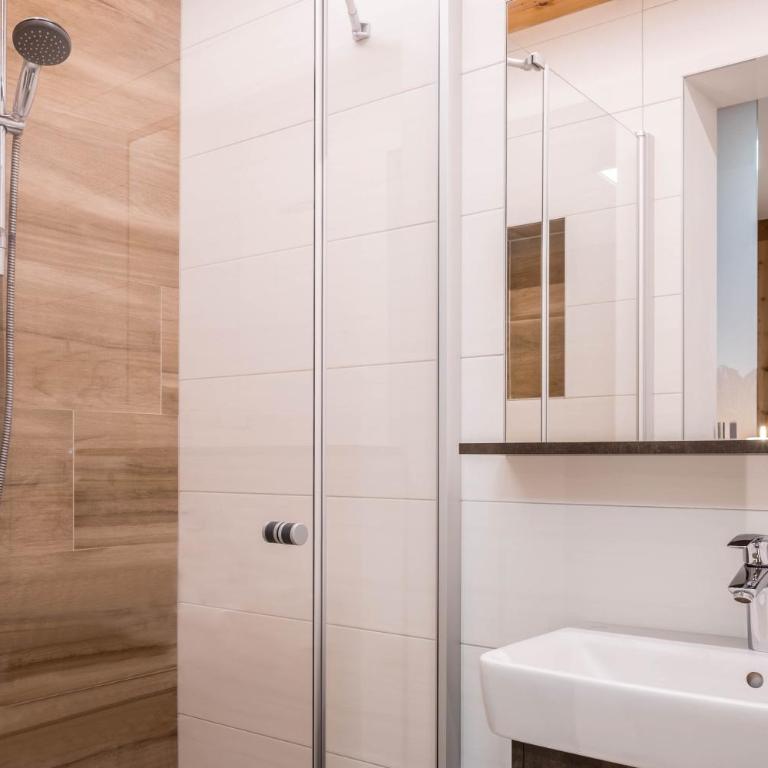 Heiserhof App Kirsche - Two-Bedroom Deluxe Apartment with Balcony - 16
