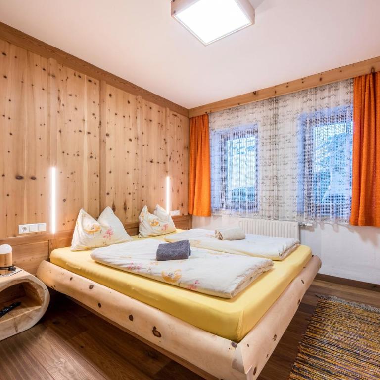 Heiserhof App Kirsche - Two-Bedroom Deluxe Apartment with Balcony - 2
