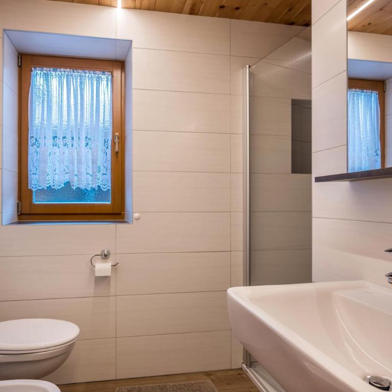 Heiserhof App Kirsche - Two-Bedroom Deluxe Apartment with Balcony - 8