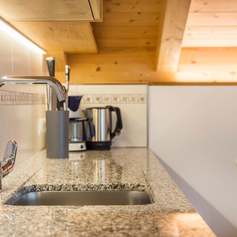 Feldererhof GsiesApt Dolomitenblick - Appartamento Deluxe con 2 Camere da Letto e Vista Giardino - 5