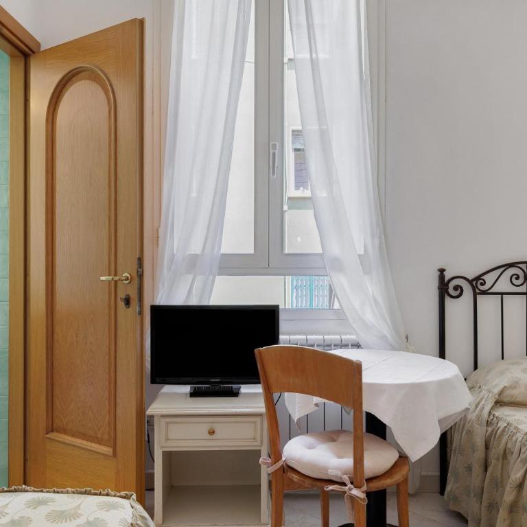 Affittacamere Borgo Trento - Camera Matrimoniale Deluxe con Doccia - 2