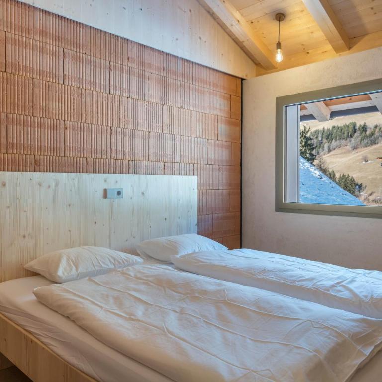 Lena Dolomites Luxury Suite - Two-Bedroom Deluxe Apartment with Garden View - 18