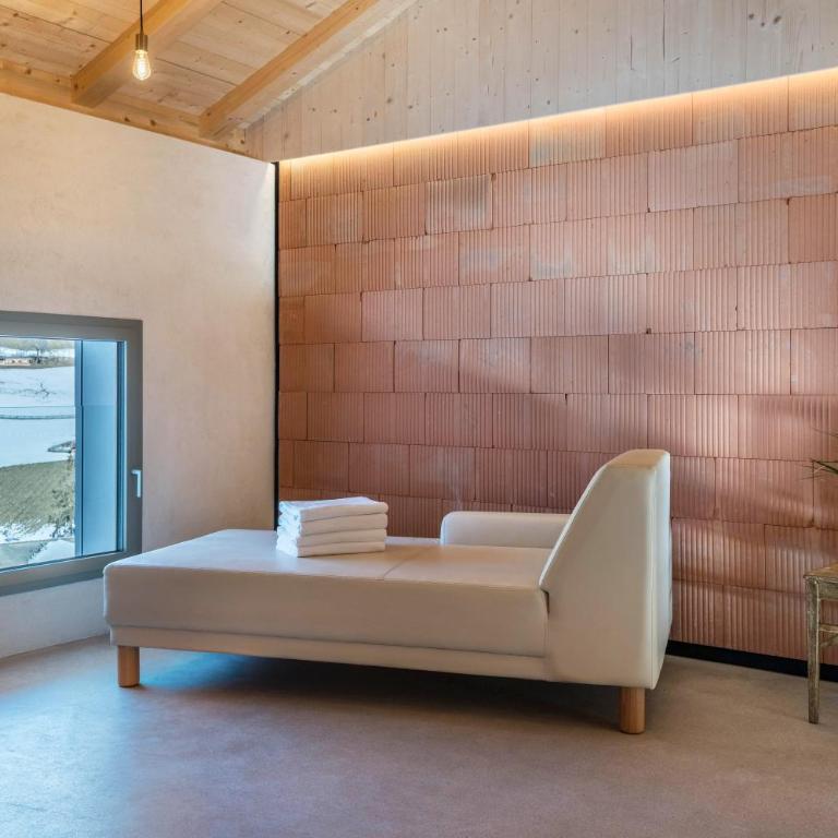 Lena Dolomites Luxury Suite - Two-Bedroom Deluxe Apartment with Garden View - 22
