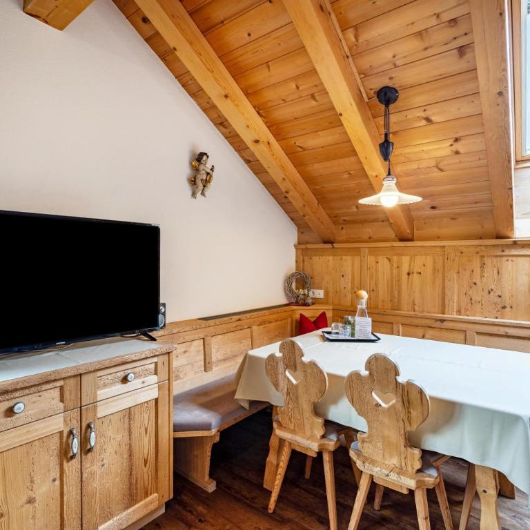 Stoffnerhof Apt Edelweiß - Appartamento Deluxe con 2 Camere da Letto e Vista Giardino - 16