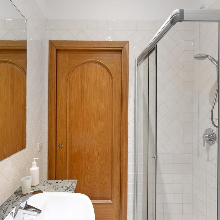 Affittacamere Borgo Trento - Camera Quadrupla con Doccia - 14