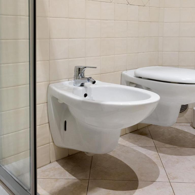 Affittacamere Borgo Trento - Camera Quadrupla con Doccia - 12