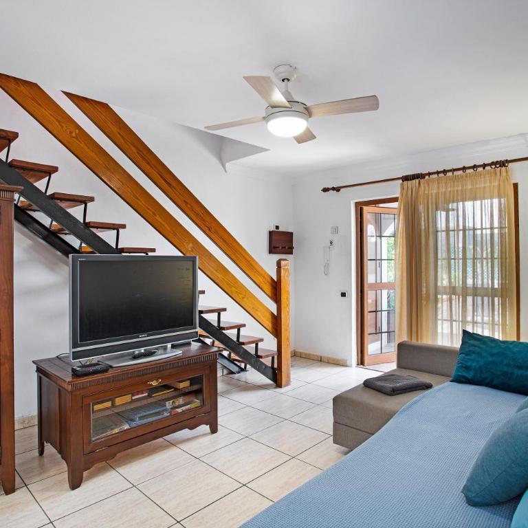 Casa Familiar San Diego - Three-Bedroom House - 4