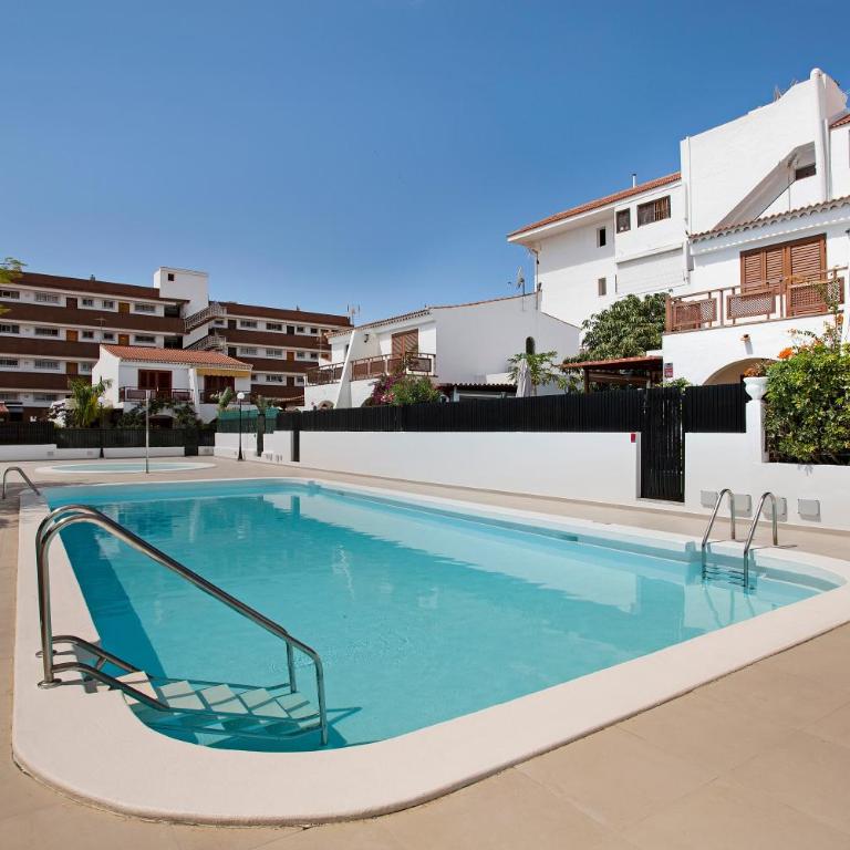 Casa Familiar San Diego - Three-Bedroom House - 24