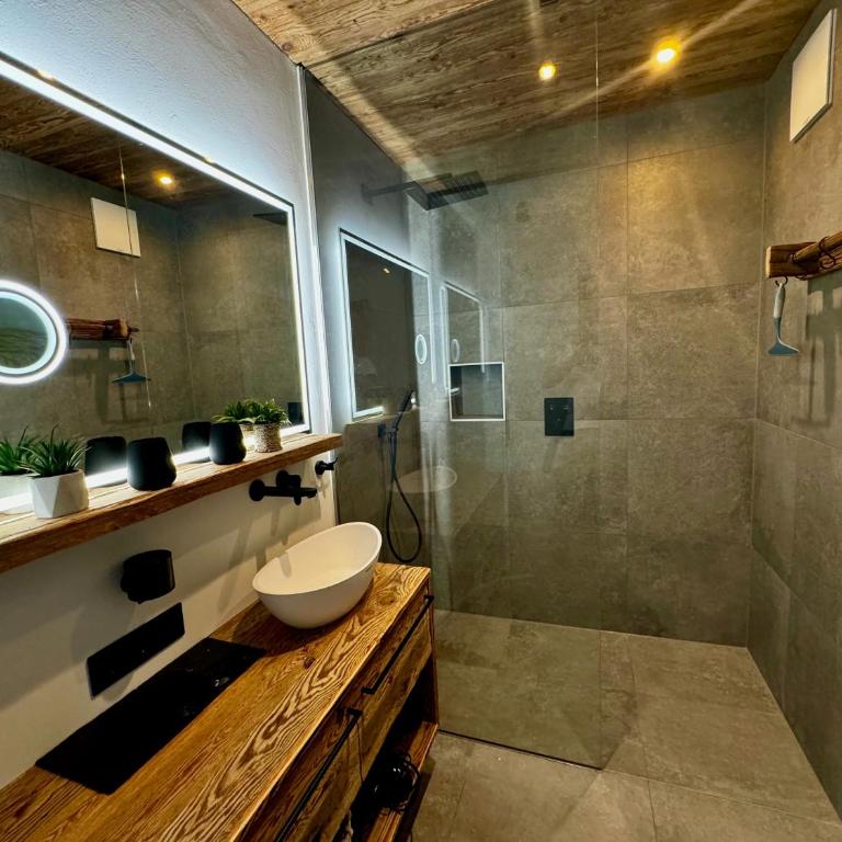 Chalet Almblick mit Sauna - Three-Bedroom Apartment with Mountain View - 26