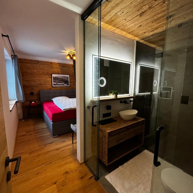 Chalet Almblick mit Sauna - Three-Bedroom Apartment with Mountain View - 23
