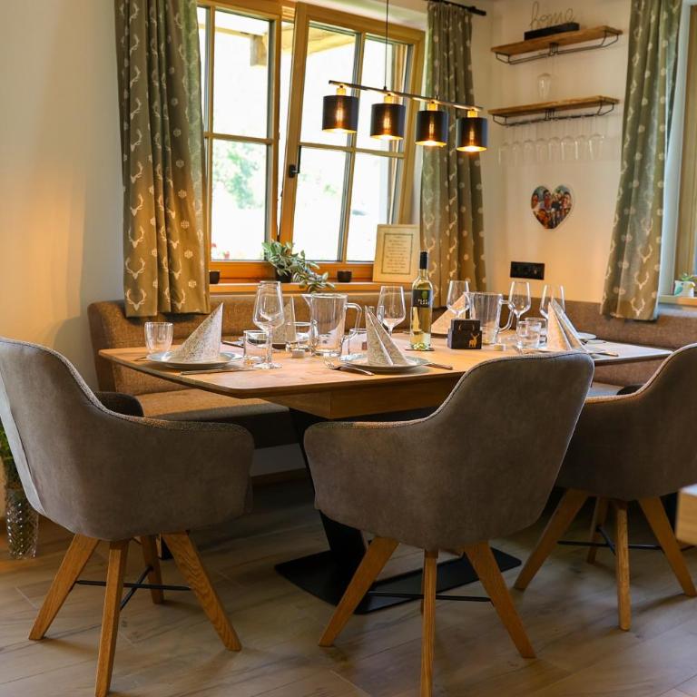 Chalet Almblick mit Sauna - Three-Bedroom Apartment with Mountain View - 2