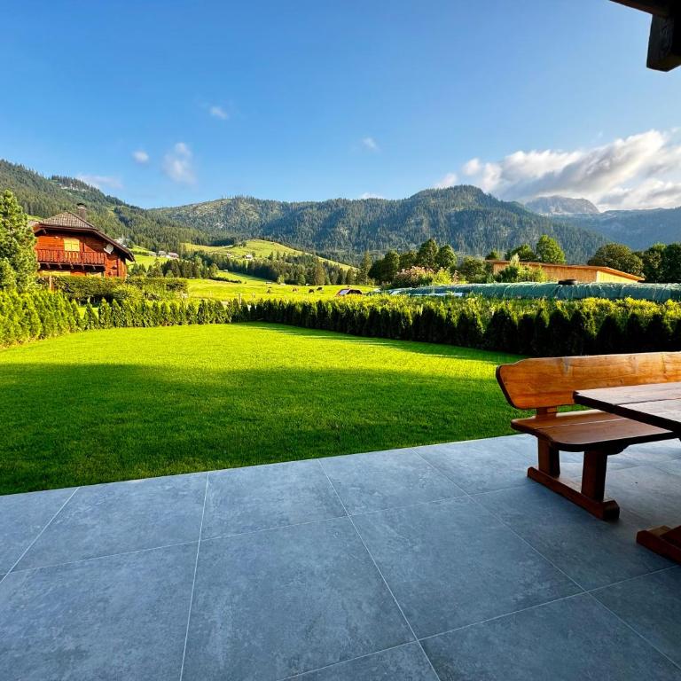 Chalet Almblick mit Sauna - Three-Bedroom Apartment with Mountain View - 9