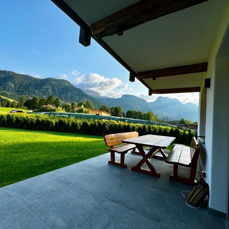 Chalet Almblick mit Sauna - Three-Bedroom Apartment with Mountain View - 40