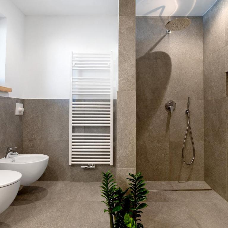 Kardinerhof - Two-Bedroom Deluxe Apartment with Garden View - 7