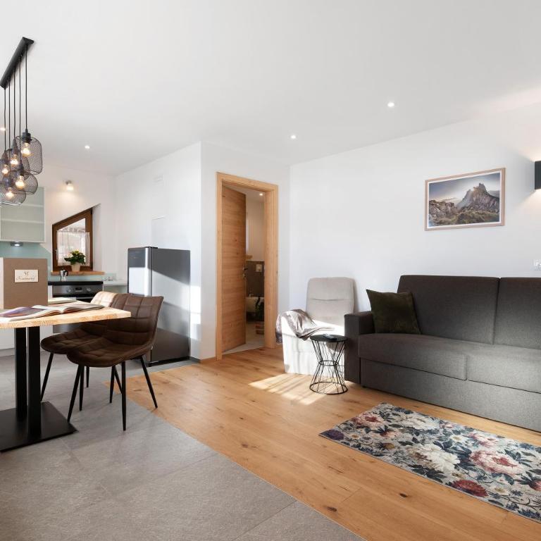 Kardinerhof - Two-Bedroom Deluxe Apartment with Garden View - 12