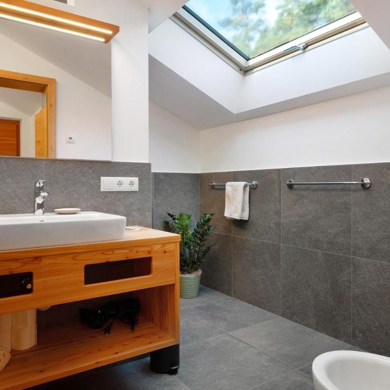 Kardinerhof - Two-Bedroom Deluxe Apartment with Garden View - 15