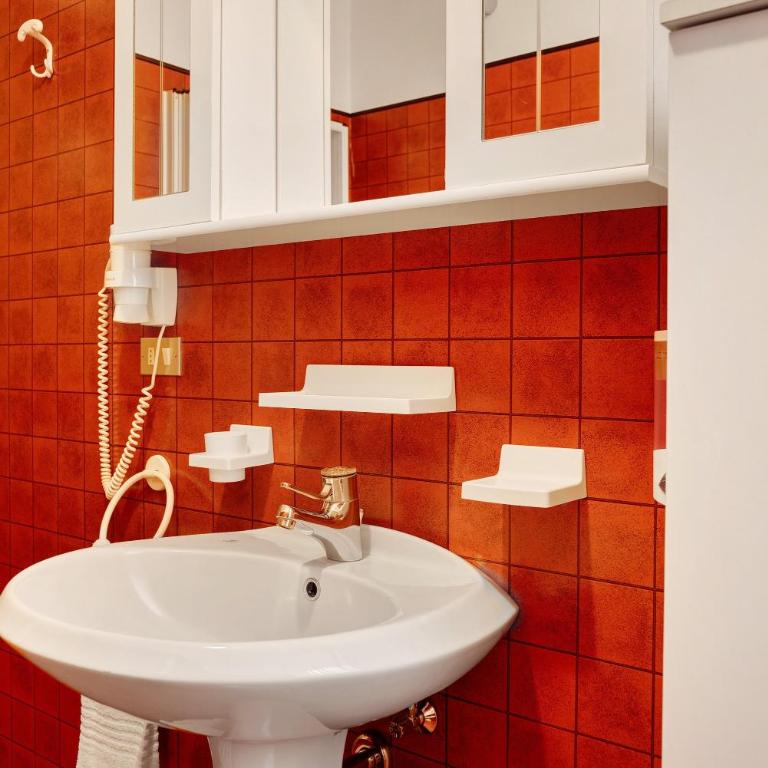 Residence Bonetti - Appartamento Deluxe con 2 Camere da Letto e Balcone - 16