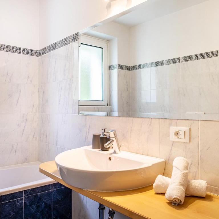 Salman - Appartamento Deluxe con 2 Camere da Letto e Vista Giardino - 21