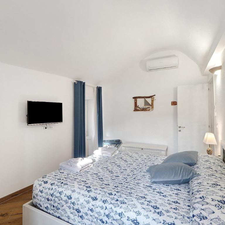 Bedliving Nel Blu - Studio Apartment with Sea View - 24