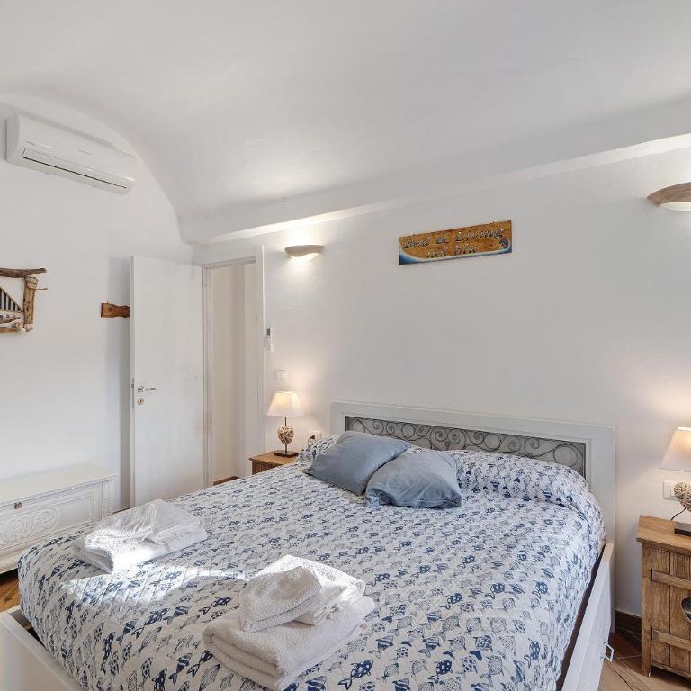 Bedliving Nel Blu - Studio Apartment with Sea View - 20