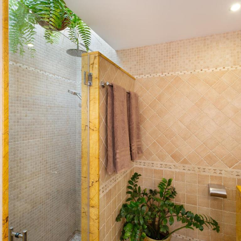 Casa Kentia - Three-Bedroom House - 12