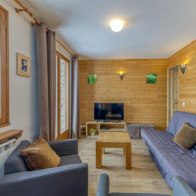 Souveraine 3 Charmant Appartement - Three-Bedroom Premium Apartment with Balcony - 2