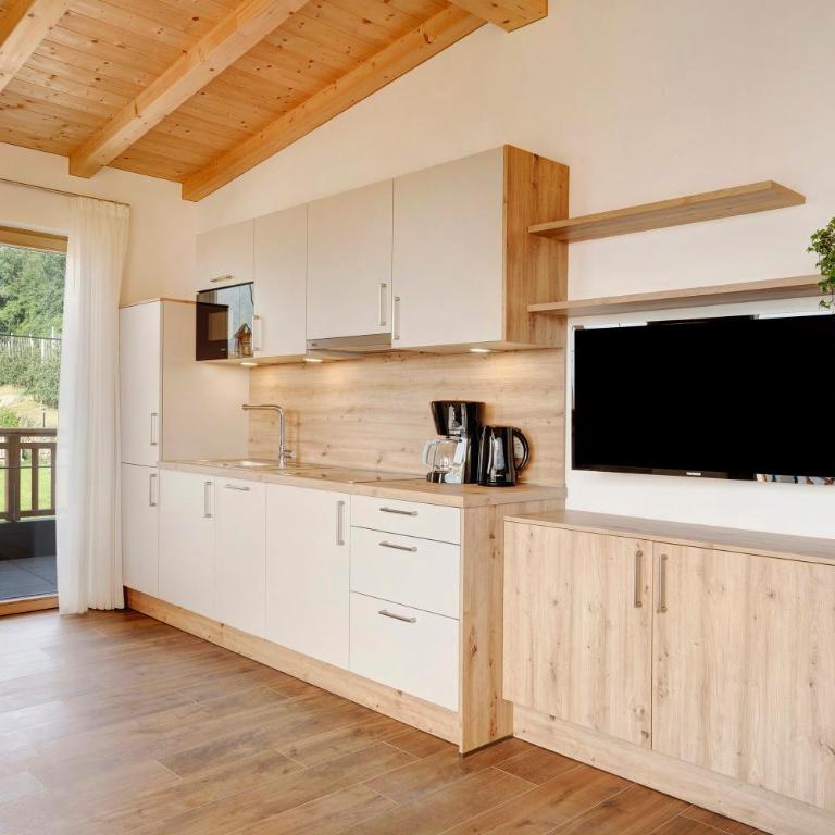 Unterötzbauerhof - Fewo Weinberg - Deluxe-Apartment mit 2 Schlafzimmern und Gartenblick - 3