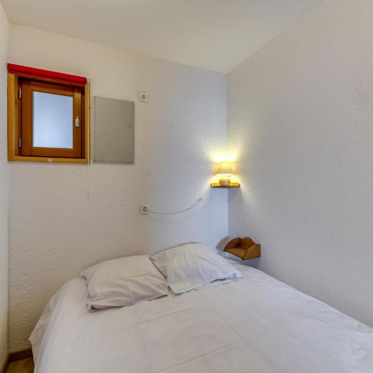Souveraine 3 Charmant Appartement - Three-Bedroom Premium Apartment with Balcony - 14
