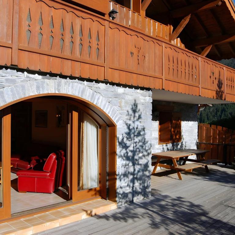 CASA-Chalet du Merle 1 : Refuge alpin à Champagny - Maison 4 Chambres - 4