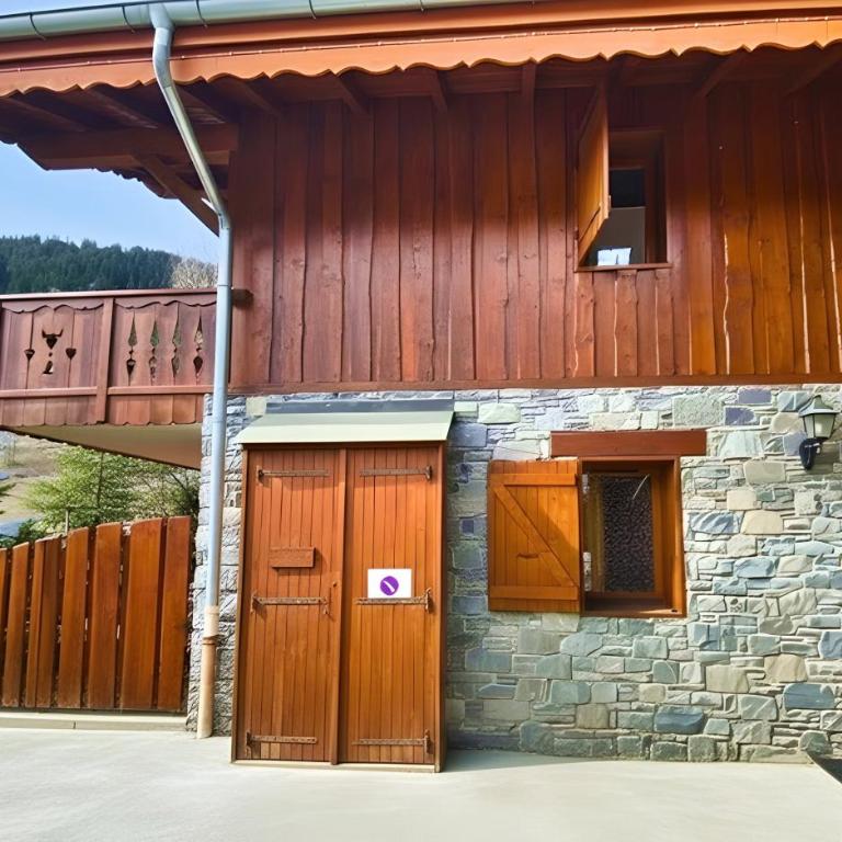 CASA-Chalet du Merle 1 : Refuge alpin à Champagny - Maison 4 Chambres - 11