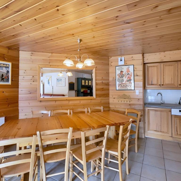 CASA-Chalet du Merle 1 : Refuge alpin à Champagny - Maison 4 Chambres - 18
