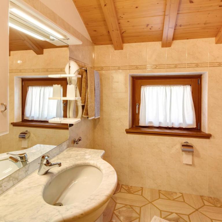 Appartamenti Jolly - Appartamento Deluxe con 2 Camere da Letto e Balcone - 20
