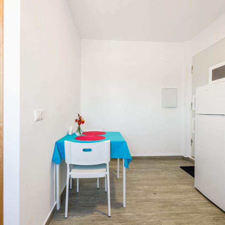 Apartamento La Higuera 1 - Habitación Doble Deluxe con ducha - 8