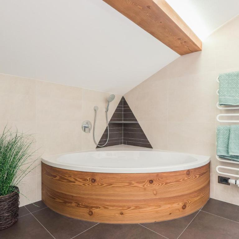 Apt Hetti - Haus Kostner - Appartamento Deluxe con 2 Camere da Letto e Balcone - 7