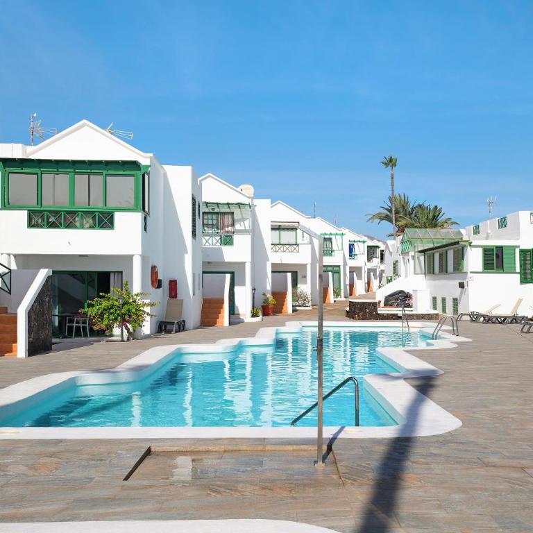 Casa Lorea - One-Bedroom Apartment with Garden View - 1