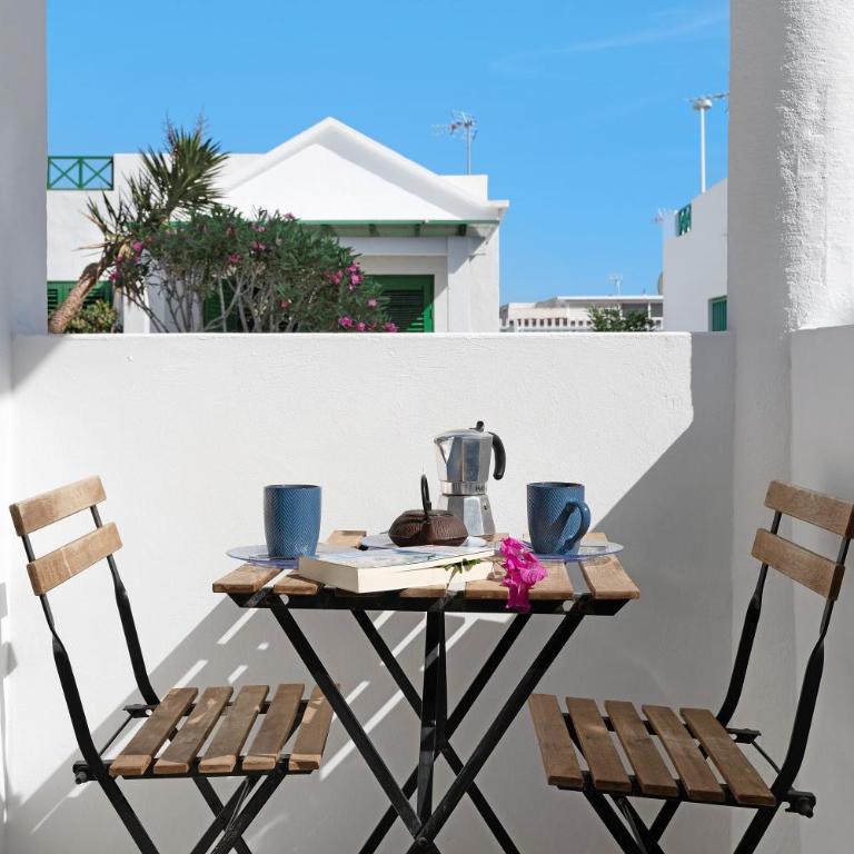 Casa Lorea - One-Bedroom Apartment with Garden View - 2