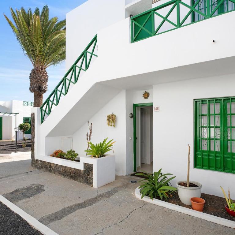 Casa Lorea - One-Bedroom Apartment with Garden View - 20