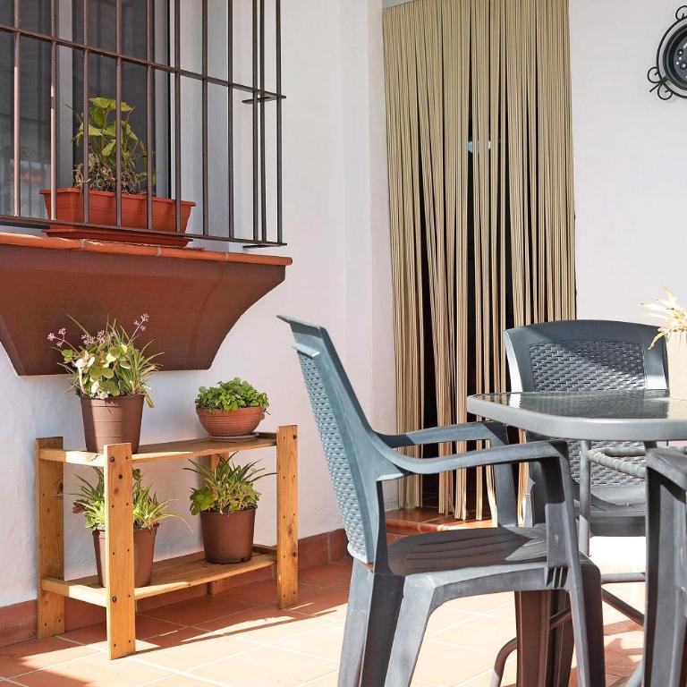 Casa Antonia 2 - Habitación Cuádruple - vistas al jardín - 2