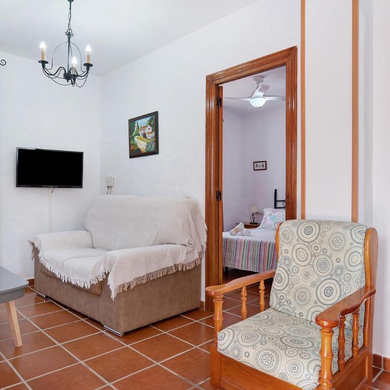 Casa Antonia 2 - Habitación Cuádruple - vistas al jardín - 10