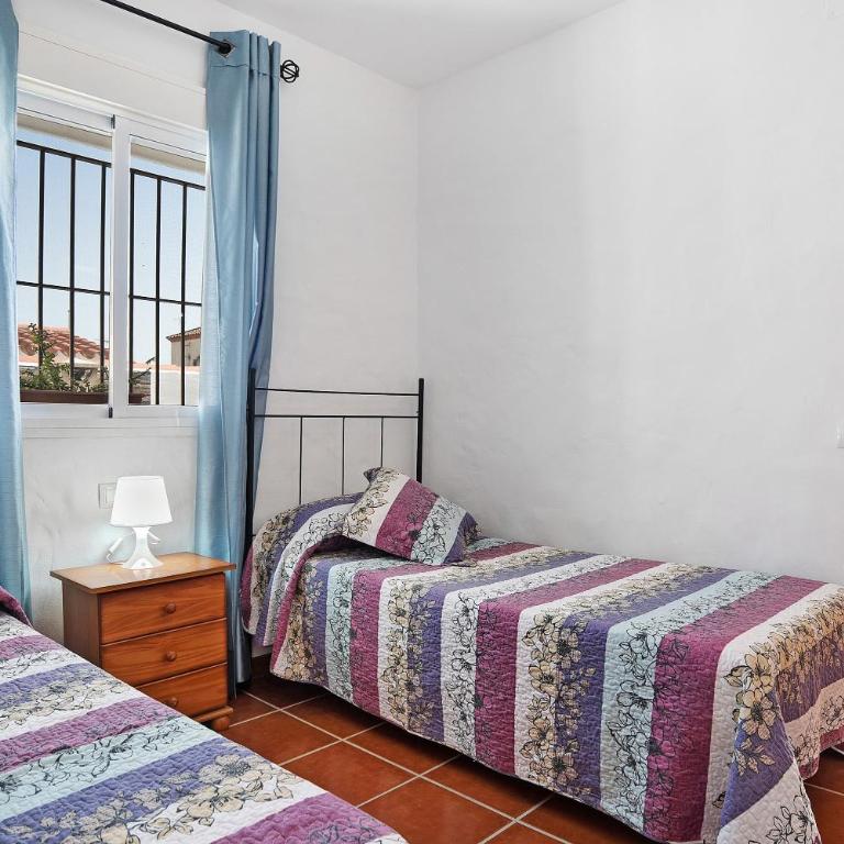 Casa Antonia 2 - Habitación Cuádruple - vistas al jardín - 15