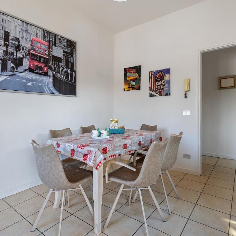 Appartamento Gardavoyager - Appartamento Deluxe con 2 Camere da Letto e Balcone - 10
