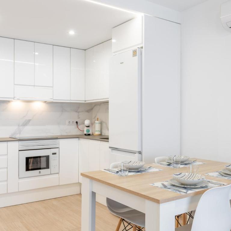 Vistamar - Superior One-Bedroom Apartment with Balcony - 10