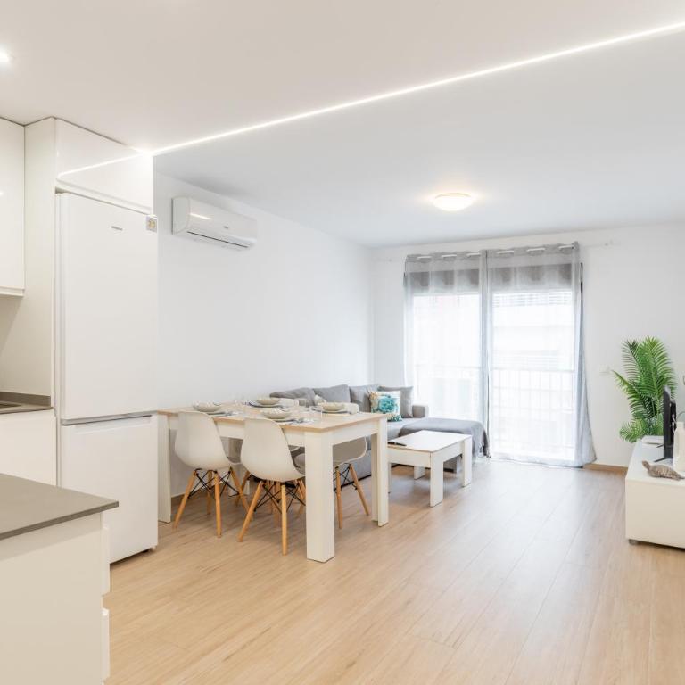 Vistamar - Superior One-Bedroom Apartment with Balcony - 19