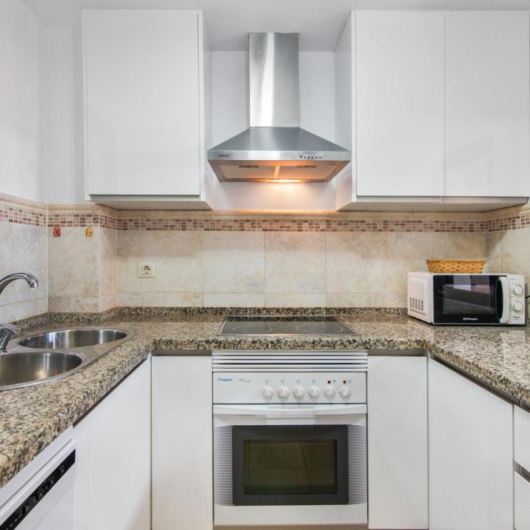 Los Albatros - Apartamento Deluxe de 2 dormitorios con vistas al jardín - 7