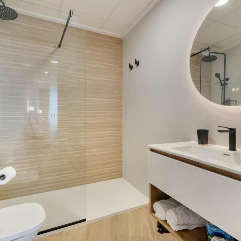 Gandia Tropicana Suite - Apartamento Premium de 3 dormitorios con balcón - 39