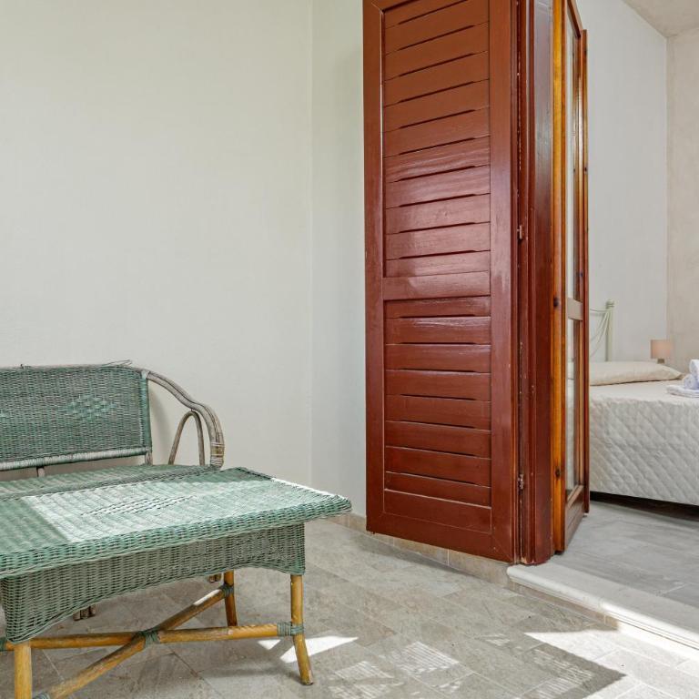 Brezza Marina Apartment- Terrace - Appartamento Deluxe con 2 Camere da Letto e Vista Giardino - 10