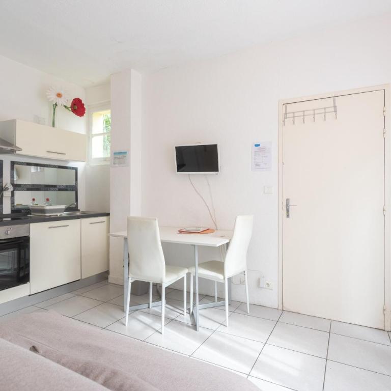 Le Béout rez-de-jardin - Appartement 1 Chambre Supérieur avec Balcon - 8