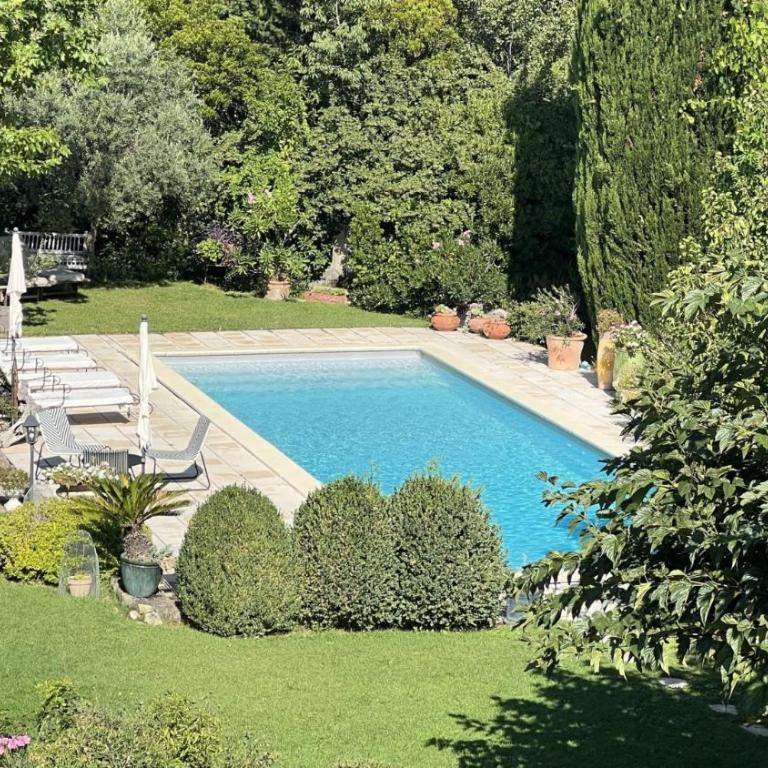 Gîte De Charme au Pied du Ventoux - Appartement 1 Chambre - Vue sur Jardin - 21