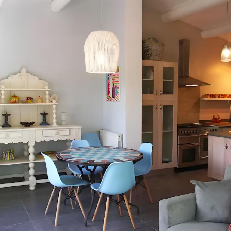 Gîte De Charme au Pied du Ventoux - Appartement 1 Chambre - Vue sur Jardin - 3