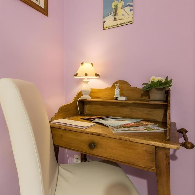 Gîte Chez Mayon - Chambre Quadruple avec Douche - 19